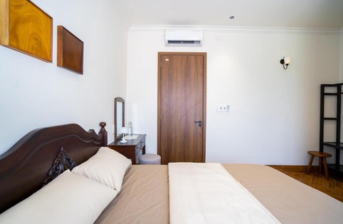 Huong Thuy Hotel | AT Homestay Huế