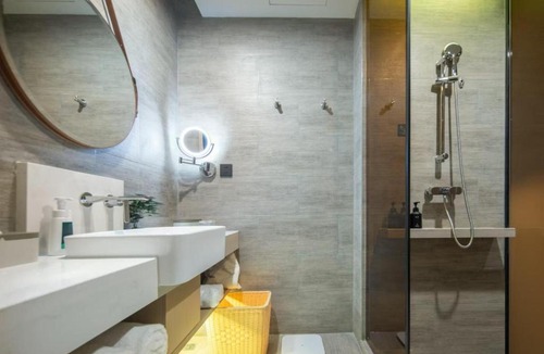 Wanghu Subdistrict Hotel | Atour Hotel Hefei North Square South Station