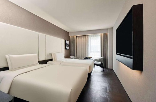 Pudong Hotel | Atour Hotel Shanghai Xuhui Longhua Riverside Plaza