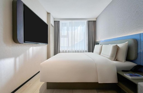 Xuanwu Hotel | Atour Light Hotel Beijing West Station Liuliqu East Metro Station