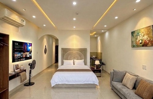 Thanh Khe Hotel | Aura Beachfront Hotel - Apartment