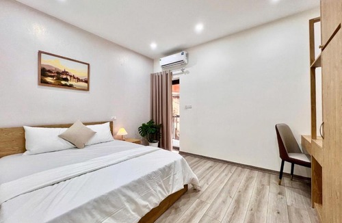 Van Mieu Apartment | Aurora Homestay