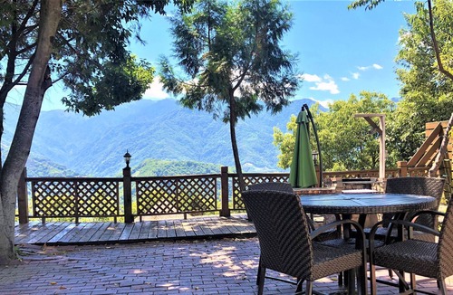 Ren'ai Bed & Breakfast | Aurora Villa