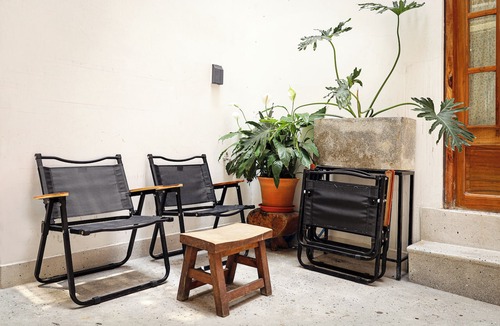 Phuong 8 House | Authentic Saigon Stay - a Minimalist 2BR Townhouse
