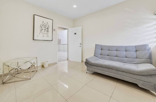 Zona Rio Bed & Breakfast | Awesome Studio in TJ w/Q Bed +Desk Near US Border