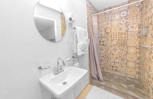 Zona Rio Bed & Breakfast | Awesome Studio in TJ w/Q Bed +Desk Near US Border
