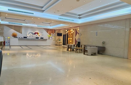 Yufeng District Hotel | Baiman Hotel - Liuzhou Ma'anshan Park High-Speed Rail Station Branch