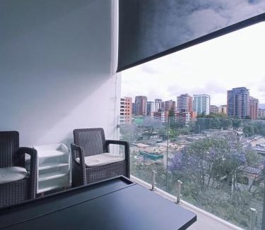Zona 13 Apartment | Balcony, 24 7 Self Check-in Long-Stay Ready Airport
