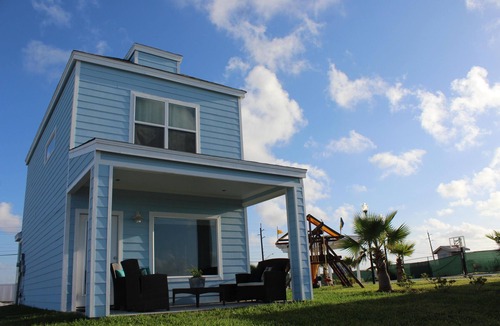 Port Isabel House | BAY FRONT HOME, minutes away from SPI, in a gated Subd. The Perfect Stay!