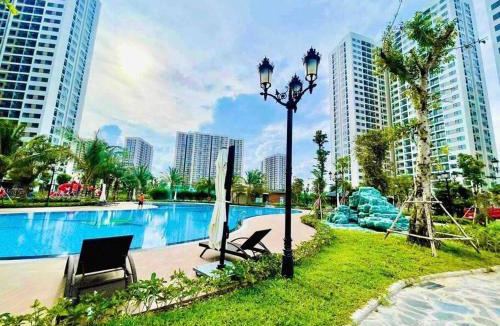 District 9 Apartment | BB Home - Vinhomes 1BR Apartment With Pool View