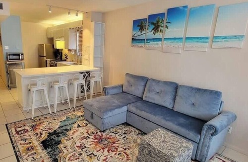 South Padre Island Condo | Beach access Condo Nice pool/hot tub area w/bbq 2 Bedroom Home by RedAwning