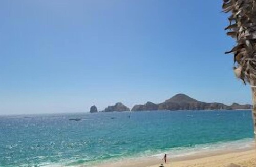 Centro Resort | BEACH FRONT 5 STAR ⭐️ ON MENDANO BEACH 🏖️