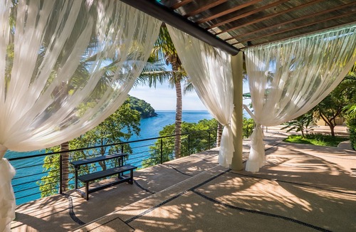 Boca de Tomatlan Villa | Beach Frontage Armonia Villa with stunning views