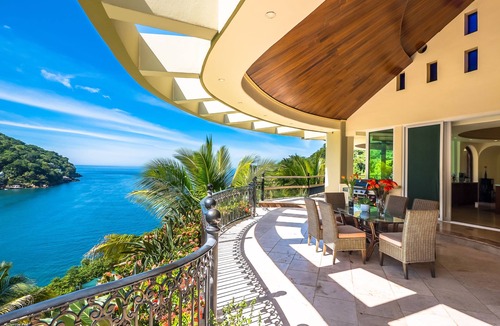 Boca de Tomatlan Villa | Beach Frontage Armonia Villa with stunning views