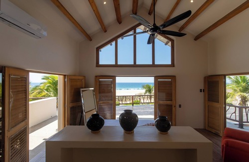 Santa Maria Colotepec Villa | Beach Hose with Private Pool. Casa Quinta Nayaa