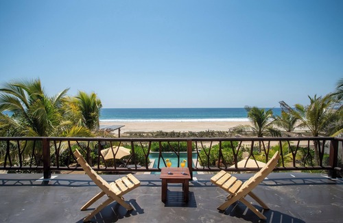 Santa Maria Colotepec Villa | Beach Hose with Private Pool. Casa Quinta Nayaa