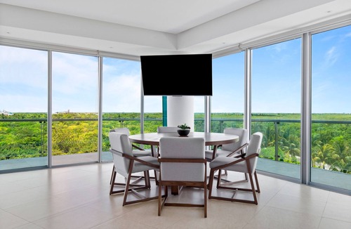 Cancun Apartment | Beach, pool, 3BR Apartment - 8 guests