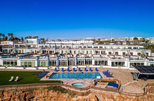La Paloma House | Beach-View Dog-Friendly Villa with Private Patio, Outdoor Pool, Streaming, AC