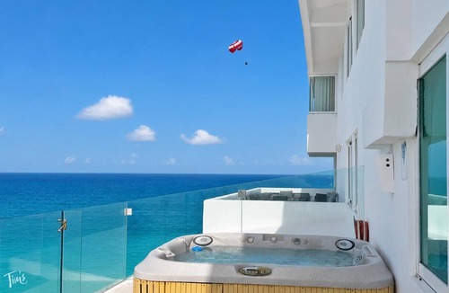 Zona Hotelera Condo | Beachfront – 19BR/16Bth – Penthouse Combo #301234
