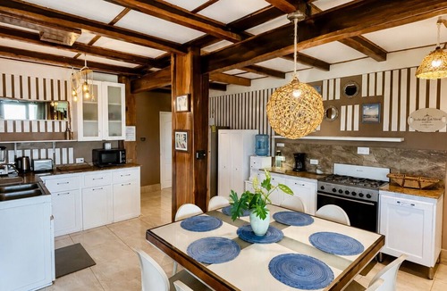 Playa del Secreto Apartment | Beachfront 3 Bdrs with Private Pool & Beach, Chef, staff, Kayaks, Wi-Fi