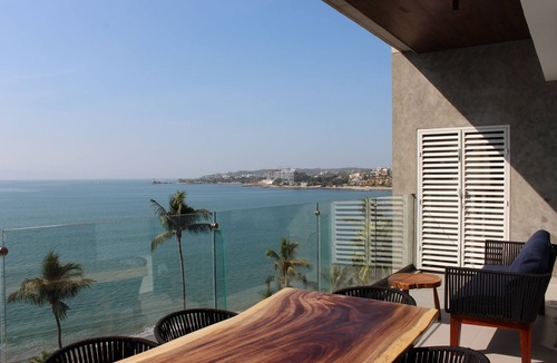 Bucerias Apartment | Beachfront Apartment in Arama Bay Bucerias: Luxury, Relax and Views