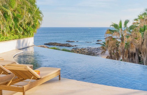 Cabo Bello Villa | Beachfront Compound Sleeps 24 w/Pools, Spa, Gym & Swimmable Beach Cabo Bello