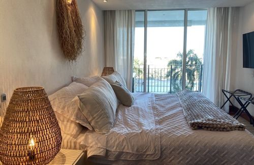 South Hotel Zone Condo | Beachfront Condo Grand Venetian