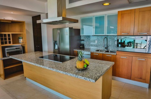 Cerritos Condo | Beachfront condo in best neighborhood