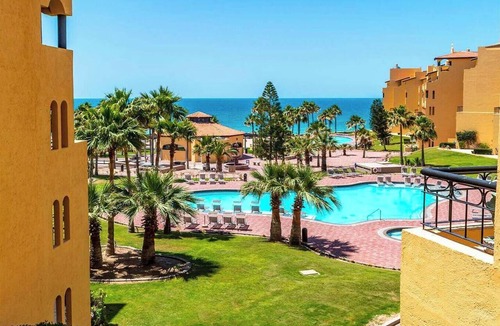 Puerto Penasco Condo | Beachfront Condo | 2BR Sleeps 4 | Pools & Hot Tubs