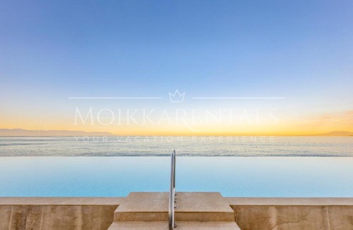 Las Glorias Apartment | Beachfront family friendly 1 bdr NT505