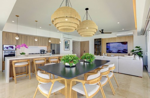 Las Glorias Apartment | Beachfront Luxury 4BR | Pools, Gym & Ocean Views