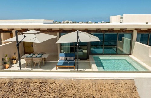 Isla Mujeres Apartment | Beachfront Luxe Penthouse Studio in Isla Mujeres