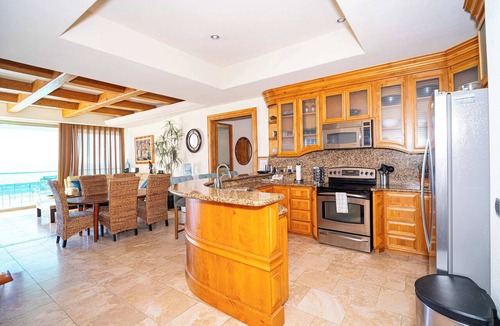 Las Conchas Condo | Beachfront Luxury at Tessoro | 3BR Sleeps 8 | Pool