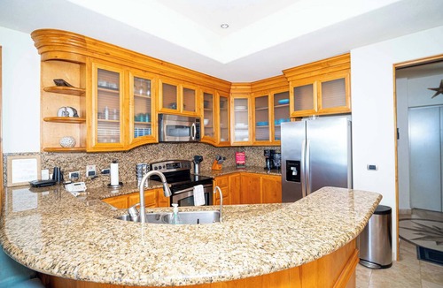 Las Conchas Condo | Beachfront Luxury at Tessoro | 3BR Sleeps 8 | Pool