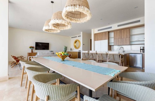 La Cruz de Huanacaxtle Condo | Beachfront Modern Luxury W/Pool! Sleeps 16!