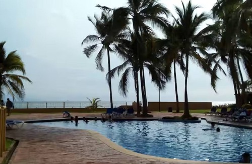 South Hotel Zone Apartment | Beachfront Paradise, 5-bdr, 3-bath, Resort Access