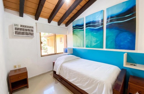 South Hotel Zone House | Beachfront Paradise, 5-bdr, 3-bath, Resort Access
