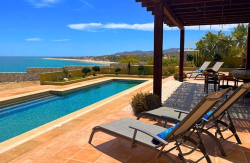 El Cardonal House | Beachfront Paradise in El Cardonal