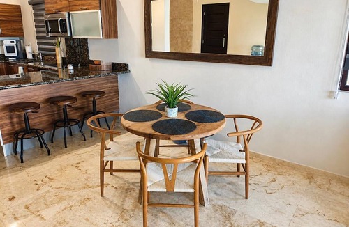 Downtown Condo | Beachfront | Patio, Pool, BBQ & 1 Block to 5th Ave