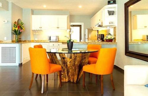 Centro Condo | Beachfront Patio on Sand, Pool & Ocean Views