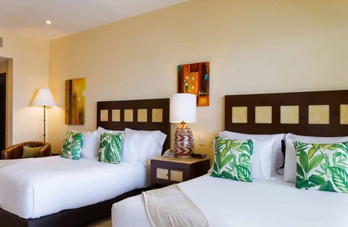 South Shore Hotel Area Resort | Beachfront PV Studio ✩ Hammock ✩ Terrace Views