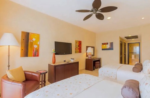 South Shore Hotel Area Resort | Beachfront PV Studio ✩ Hammock ✩ Terrace Views