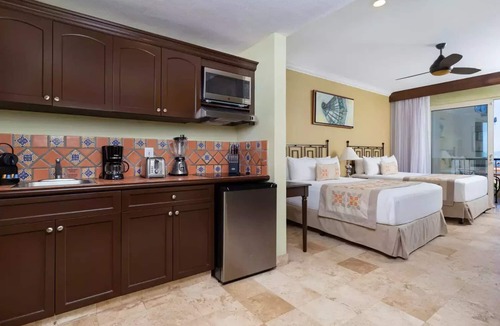 Flamingos Hotel | Beachfront Resort w/Luxurious Amenities-Villa Del Palmar Flamingos Resort & Spa