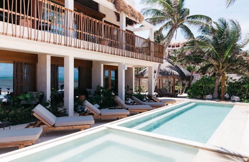 Soliman Bay Villa | Beachfront Soliman Bay Villa