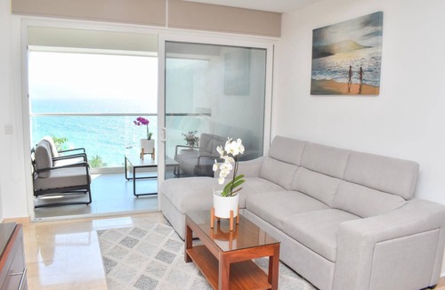 Las Glorias Condo | Beachfront Studio at Harbor 171, Puerto Vallarta – Ocean Views & Pool + Beach!