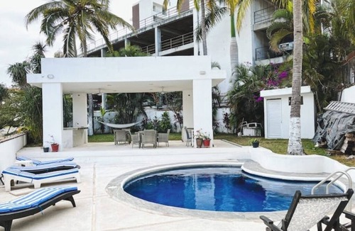 Las Glorias Apartment | Beachfront Studio in PV