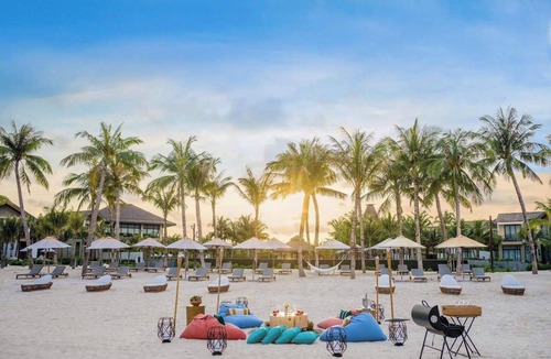 Duong To Villa | Beachfront swimming pool villa Marina resort Beautiful with kitchen