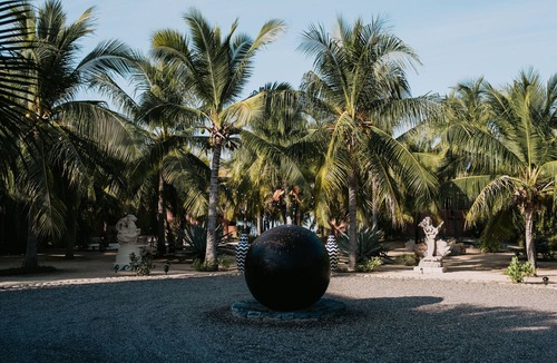 Zihuatanejo House | Beachfront Villa! Escape to this luxurious property 5 bedrooms, with chef & pool