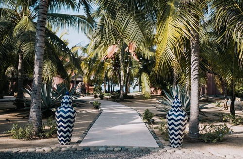 Zihuatanejo House | Beachfront Villa! Escape to this luxurious property 5 bedrooms, with chef & pool