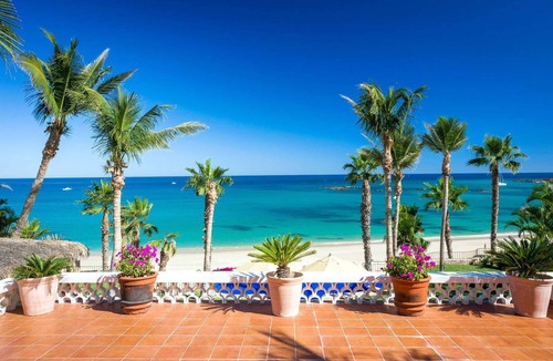Palmilla Villa | Beachfront Villa Pacifica includes Luxury Swimming Pool & Gourmet Kitchen!
